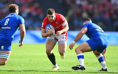 110323 - Italy v Wales - Guinness Six Nations - Joe Hawkins of Wales takes on Lorenzo Cannone and Michele Lamaro of Italy