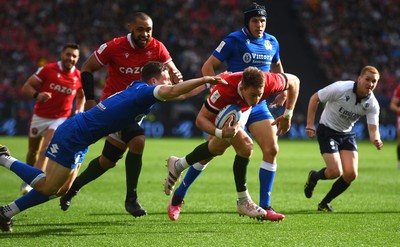 110323 - Italy v Wales - Guinness Six Nations - Liam Williams of Wales scores try