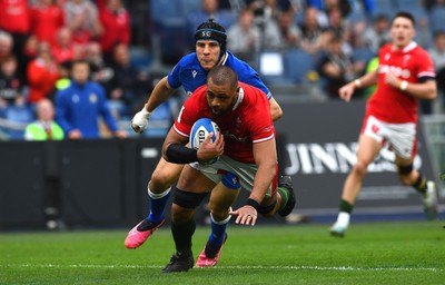 110323 - Italy v Wales - Guinness Six Nations - Taulupe Faletau of Wales scores try