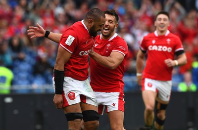 110323 - Italy v Wales - Guinness Six Nations - Taulupe Faletau of Wales celebrates scoring try with Rhys Webb