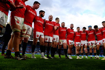 110323 - Italy v Wales - Guinness Six Nations - Ken Owens of Wales talks to team mates during a huddle