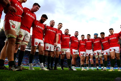 110323 - Italy v Wales - Guinness Six Nations - Ken Owens of Wales talks to team mates during a huddle