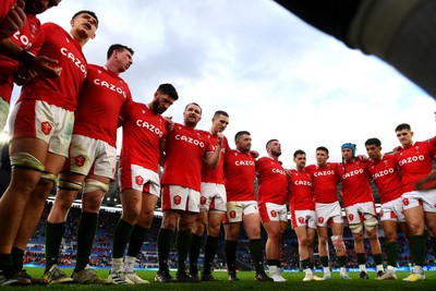 110323 - Italy v Wales - Guinness Six Nations - Ken Owens of Wales talks to team mates during a huddle