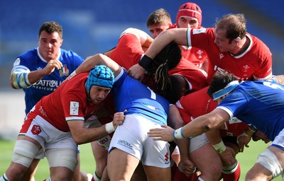 130321 - Italy v Wales - Guinness Six Nations - Justin Tipuric and Alun Wyn Jones of Wales during a maul