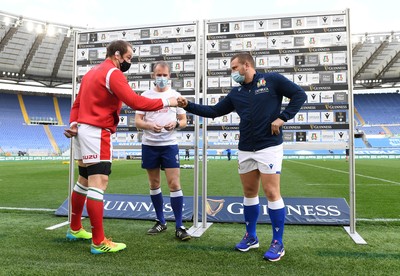 130321 - Italy v Wales - Guinness Six Nations - Coin Toss with Captains Alun Wyn Jones of Wales and Luca Bigi of Italy with Referee Wayne Barnes