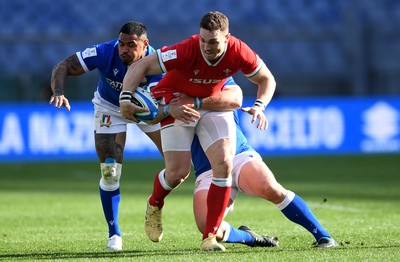 130321 - Italy v Wales - Guinness Six Nations - George North of Wales takes on Montanna Ioane and Luca Bigi of Italy