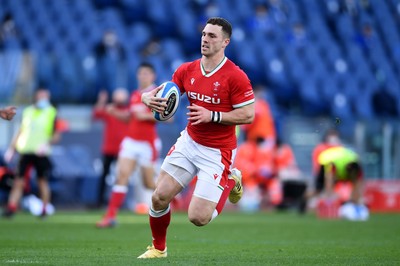 130321 - Italy v Wales - Guinness Six Nations - George North of Wales runs in to score try