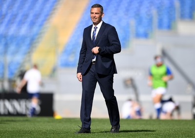 130321 - Italy v Wales - Guinness Six Nations - Italy head coach Franco Smith during the warm up