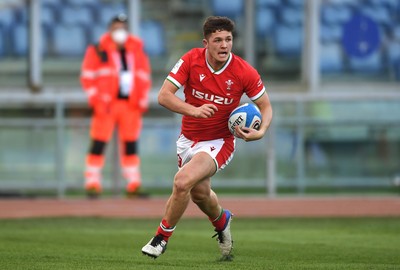 130321 - Italy v Wales - Guinness Six Nations - Callum Sheedy of Wales runs in to score try