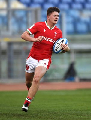 130321 - Italy v Wales - Guinness Six Nations - Callum Sheedy of Wales runs in to score try