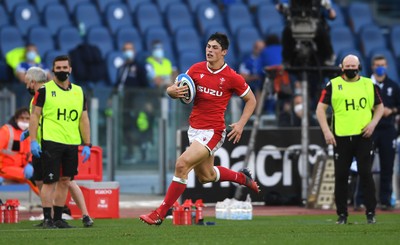 130321 - Italy v Wales - Guinness Six Nations - Louis Rees-Zammit of Wales runs in to score try