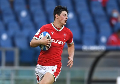 130321 - Italy v Wales - Guinness Six Nations - Louis Rees-Zammit of Wales runs in to score try