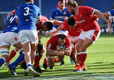 130321 - Italy v Wales - Guinness Six Nations - Ken Owens of Wales gets through to score a try