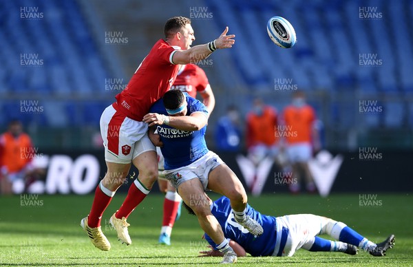 130321 - Italy v Wales - Guinness Six Nations - George North of Wales looks for support