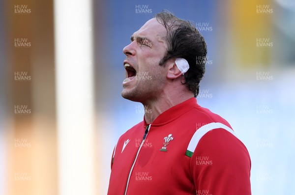 130321 - Italy v Wales - Guinness Six Nations - Alun Wyn Jones of Wales belts out the national anthem