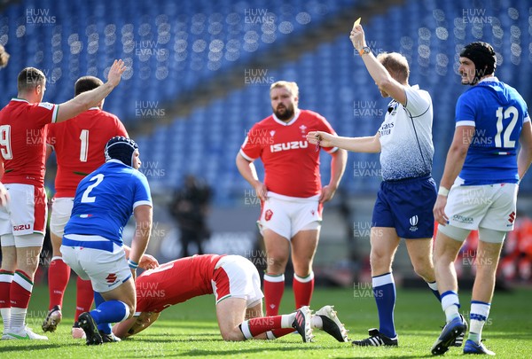 130321 - Italy v Wales - Guinness Six Nations - Luca Bigi of Italy is given a yellow card by Referee Wayne Barnes