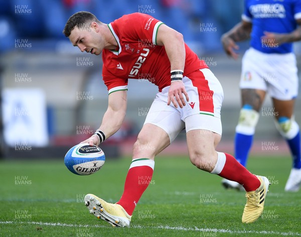 130321 - Italy v Wales - Guinness Six Nations - George North of Wales runs in to score a try