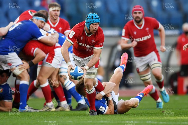 130321 - Italy v Wales - Guinness Six Nations - Justin Tipuric of Wales is tackled by Stephen Varney of Italy