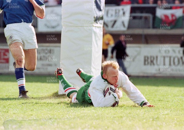 200399 - Italy v Wales - International Friendly -  Neil Jenkins of Wales dives in to score a try