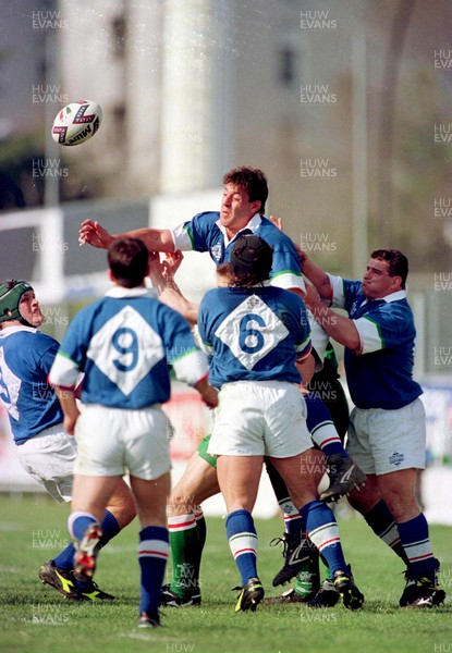 200399 - Italy v Wales - International Friendly -  Mark Giacheri of Italy takes a high ball