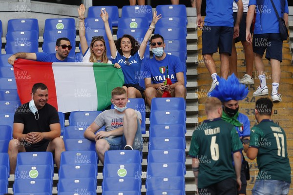 200621 - Italy v Wales - Euro 2020, Group A - Italy fans ahead of kick off