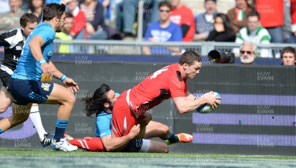 210315 - Italy v Wales - RBS 6 Nations 2015 -George North of Wales scores his second try