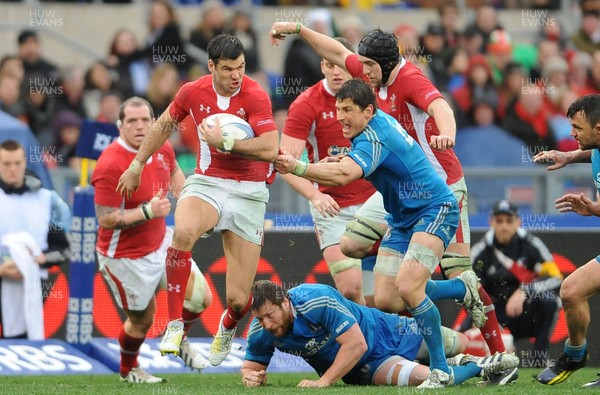 230213 - Italy v Wales - RBS Six Nations -Mike Phillips of Wales gets into space