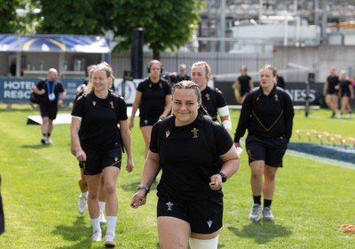 270425 - Italy v Wales, Guinness Women’s Six Nations 2025 - Jenni Scoble of Wales arrives at the stadium ahead of the match