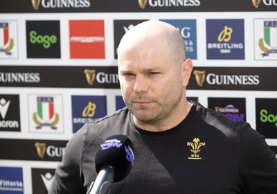 270425 - Italy v Wales, Guinness Women’s Six Nations 2025 - Wales Women head coach Sean Lynn speaks to the media ahead of the match