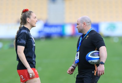 270425 - Italy v Wales, Guinness Women’s Six Nations 2025 - Wales Captain Hannah Jones and Wales Women head coach Sean Lynn during warm up