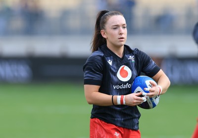 270425 - Italy v Wales, Guinness Women’s Six Nations 2025 - Sian Jones of Wales during warm up