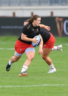 270425 - Italy v Wales, Guinness Women’s Six Nations 2025 - Lleucu George of Wales during warm up