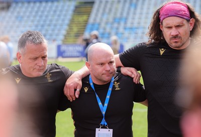 270425 - Italy v Wales, Guinness Women’s Six Nations 2025 - Wales Women head coach Sean Lynn at the end of the match