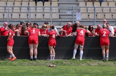 270425 - Italy v Wales, Guinness Women’s Six Nations 2025 - Players with family and friends at the end of the match