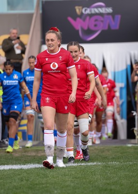 270425 - Italy v Wales, Guinness Women’s Six Nations 2025 - Wales Captain Hannah Jones leads the team out at the start of the match