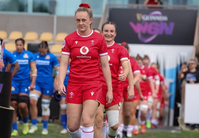 270425 - Italy v Wales, Guinness Women’s Six Nations 2025 - Wales Captain Hannah Jones leads the team out at the start of the match