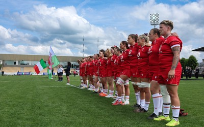 270425 - Italy v Wales, Guinness Women’s Six Nations 2025 - The Wales team during the anthems