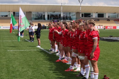 270425 - Italy v Wales, Guinness Women’s Six Nations 2025 - The Wales team during the anthems
