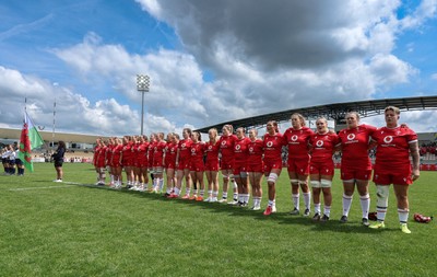 270425 - Italy v Wales, Guinness Women’s Six Nations 2025 - The Wales team during the anthems