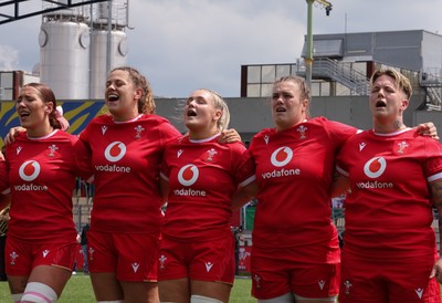 270425 - Italy v Wales, Guinness Women’s Six Nations 2025 - The Wales team during the anthems