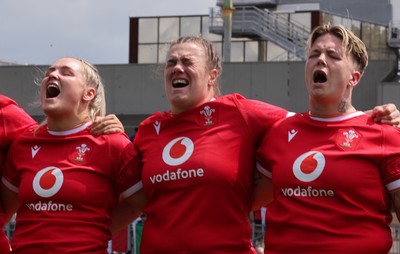 270425 - Italy v Wales, Guinness Women’s Six Nations 2025 - The Wales team during the anthems