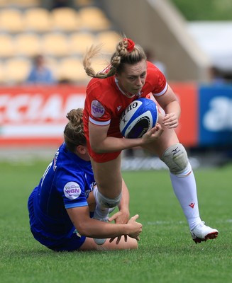 270425 - Italy v Wales, Guinness Women’s Six Nations 2025 - Hannah Jones of Wales