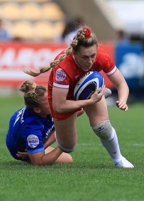 270425 - Italy v Wales, Guinness Women’s Six Nations 2025 - Hannah Jones of Wales