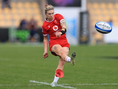 270425 - Italy v Wales, Guinness Women’s Six Nations 2025 - Keira Bevan of Wales kicks conversion