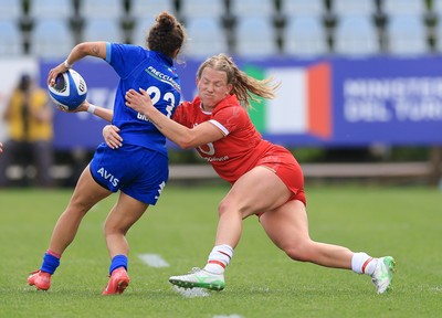 270425 - Italy v Wales, Guinness Women’s Six Nations 2025 - Carys Cox of Wales tackles Francesca Granzotto of Italy