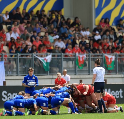 270425 - Italy v Wales, Guinness Women’s Six Nations 2025 -Sofia Stefan of Italy and Keira Bevan of Wales