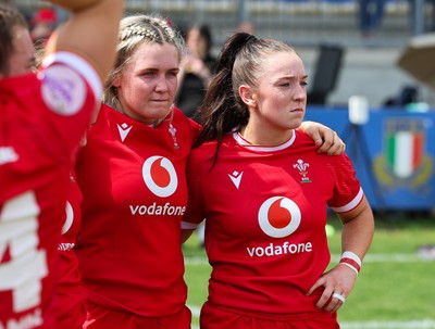 270425 - Italy v Wales, Guinness Women’s Six Nations 2025 - Alex Callender of Wales and Sian Jones of Wales at the end of the match