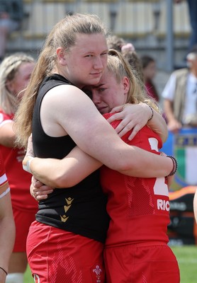 270425 - Italy v Wales, Guinness Women’s Six Nations 2025 - Alaw Pyrs of Wales consoles Catherine Richards of Wales at the end of the match