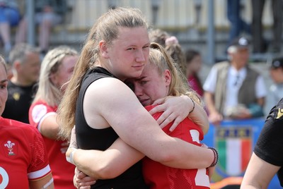 270425 - Italy v Wales, Guinness Women’s Six Nations 2025 - Alaw Pyrs of Wales consoles Catherine Richards of Wales at the end of the match