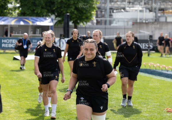 270425 - Italy v Wales, Guinness Women’s Six Nations 2025 - Jenni Scoble of Wales arrives at the stadium ahead of the match
